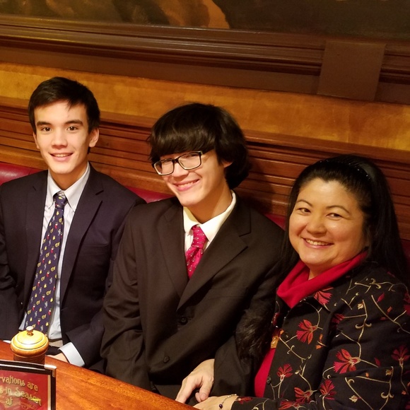 Meet your Posher, Hyun - Picture 2 of 3